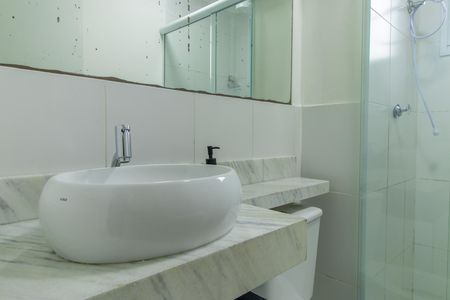 Banheiro - torneira de apartamento para alugar com 2 quartos, 48m² em Chácara Granja Velha, Cotia