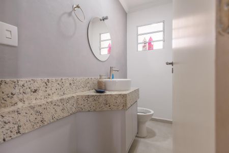 Lavabo de casa de condomínio para alugar com 2 quartos, 71m² em Monte Belo, Taubaté