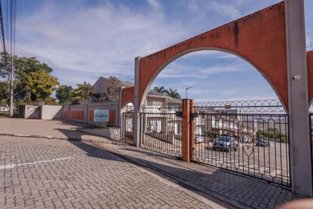 Fachada de casa de condomínio para alugar com 2 quartos, 71m² em Monte Belo, Taubaté