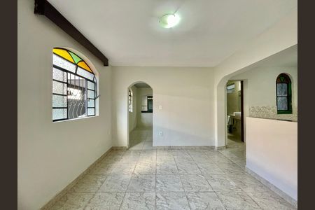 Casa para alugar com 3 quartos, 200m² em Casa Branca, Belo Horizonte