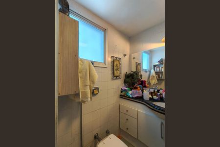 Apartamento à venda com 100m², 2 quartos e 1 vaga Apartamento à venda com 100m², 2 quartos e 1 vagaBanheiro da Suíte