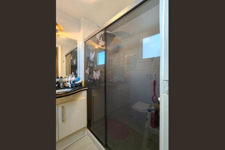 Apartamento à venda com 100m², 2 quartos e 1 vaga Apartamento à venda com 100m², 2 quartos e 1 vagaBanheiro da Suíte