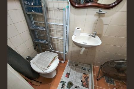 Apartamento à venda com 100m², 2 quartos e 1 vaga Apartamento à venda com 100m², 2 quartos e 1 vagaBanheiro de serviço
