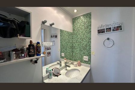 Apartamento à venda com 174m², 4 quartos e 3 vagas Apartamento à venda com 174m², 4 quartos e 3 vagasBanheiro Suíte 4