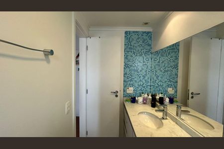 Apartamento à venda com 174m², 4 quartos e 3 vagas Apartamento à venda com 174m², 4 quartos e 3 vagasBanheiro Suíte 3