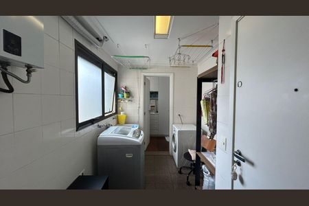 Apartamento à venda com 174m², 4 quartos e 3 vagas Apartamento à venda com 174m², 4 quartos e 3 vagasÁrea de Serviço