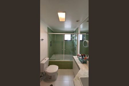 Apartamento à venda com 174m², 4 quartos e 3 vagas Apartamento à venda com 174m², 4 quartos e 3 vagasBanheiro Suíte 1
