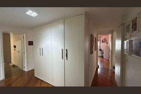Apartamento à venda com 174m², 4 quartos e 3 vagas Apartamento à venda com 174m², 4 quartos e 3 vagasHall de distribuição