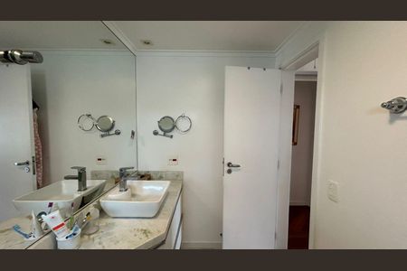 Apartamento à venda com 174m², 4 quartos e 3 vagas Apartamento à venda com 174m², 4 quartos e 3 vagasBanheiro Suíte 1