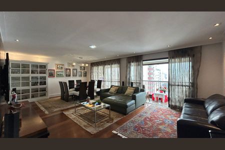 Apartamento à venda com 174m², 4 quartos e 3 vagas Apartamento à venda com 174m², 4 quartos e 3 vagasSala
