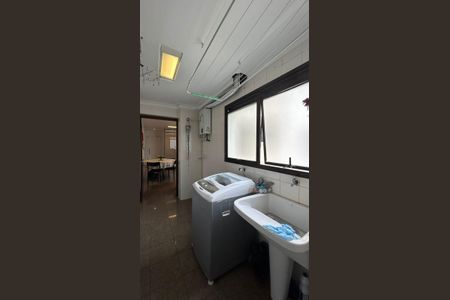 Apartamento à venda com 174m², 4 quartos e 3 vagas Apartamento à venda com 174m², 4 quartos e 3 vagasÁrea de Serviço