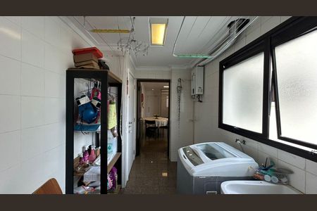 Apartamento à venda com 174m², 4 quartos e 3 vagas Apartamento à venda com 174m², 4 quartos e 3 vagasÁrea de Serviço
