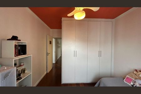 Apartamento à venda com 174m², 4 quartos e 3 vagas Apartamento à venda com 174m², 4 quartos e 3 vagasQuarto 2 - Suíte 2