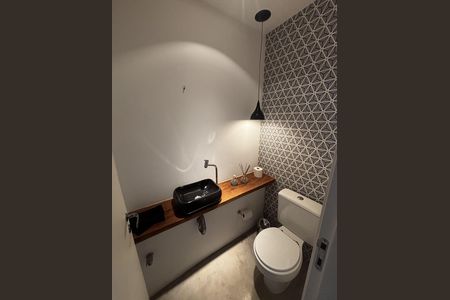 Casa de condomínio para alugar com 138m², 3 quartos e 2 vagasBanheiro
