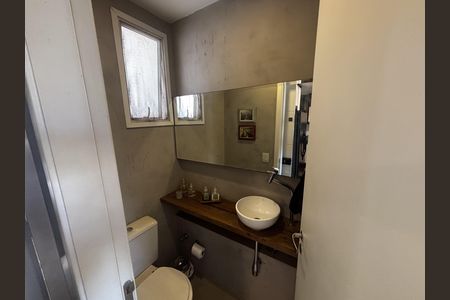 Casa de condomínio para alugar com 138m², 3 quartos e 2 vagasBanheiro