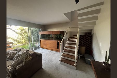 Casa de condomínio para alugar com 138m², 3 quartos e 2 vagasSala