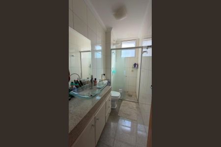 Apartamento para alugar com 140m², 3 quartos e 2 vagas Apartamento para alugar com 140m², 3 quartos e 2 vagasBanheiro