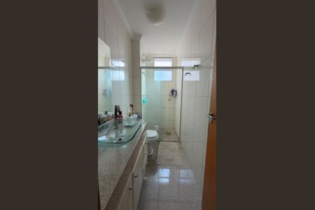 Apartamento para alugar com 140m², 3 quartos e 2 vagas Apartamento para alugar com 140m², 3 quartos e 2 vagasBanheiro