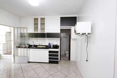 Casa à venda com 360m², 4 quartos e 4 vagasCozinha