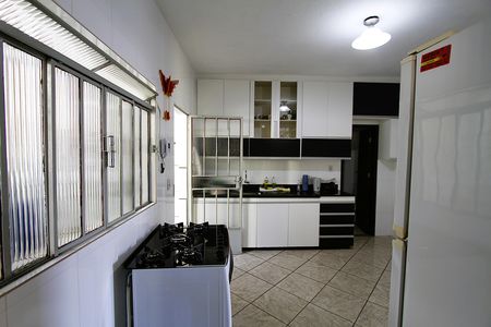 Casa à venda com 360m², 4 quartos e 4 vagasCozinha