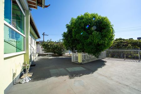 Casa à venda com 245m², 4 quartos e 2 vagasÁrea externa
