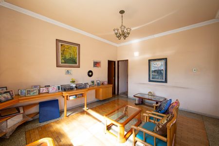 Casa à venda com 245m², 4 quartos e 2 vagasSala