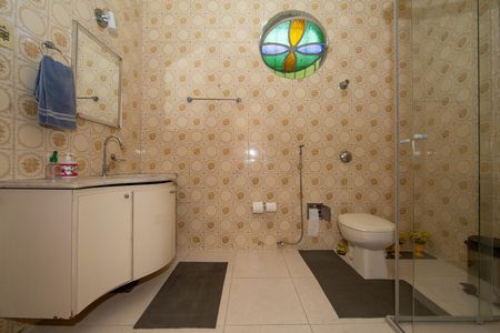 Casa à venda com 245m², 4 quartos e 2 vagasBanheiro 1