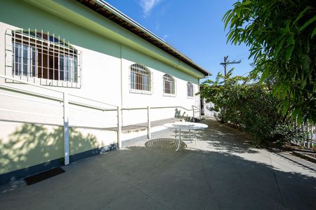 Casa à venda com 245m², 4 quartos e 2 vagasÁrea externa