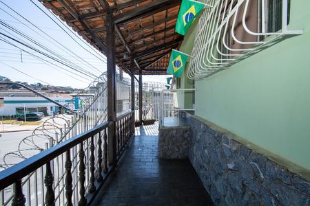 Casa à venda com 245m², 4 quartos e 2 vagasVaranda
