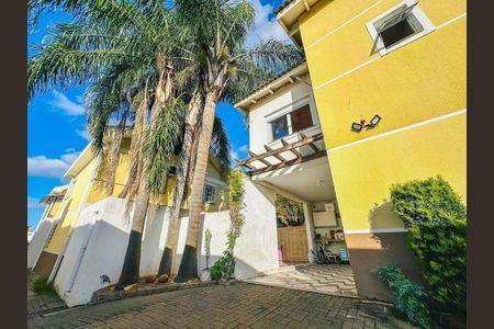 Área Externa de casa de condomínio à venda com 2 quartos, 110m² em Fátima, Canoas