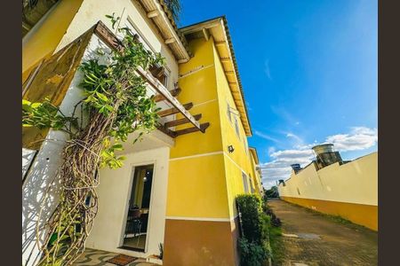 Área Externa de casa de condomínio à venda com 2 quartos, 110m² em Fátima, Canoas