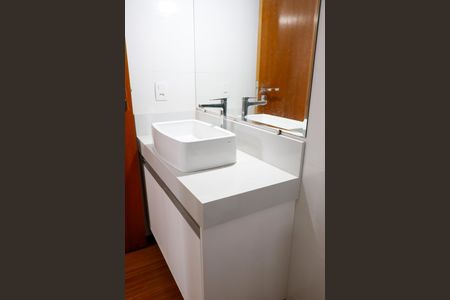 Casa à venda com 94m², 2 quartos e 2 vagasBanheiro