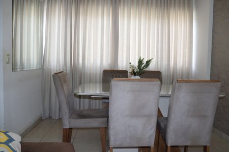Apartamento à venda com 64m², 2 quartos e 1 vagaSala de Jantar