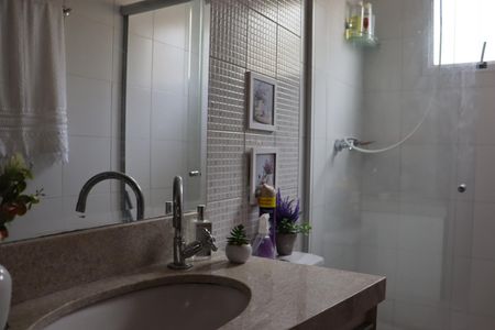 Apartamento à venda com 64m², 2 quartos e 1 vagaBanheiro 1