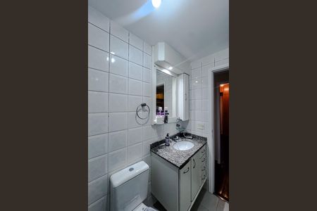 Banheiro de apartamento para alugar com 3 quartos, 74m² em Canindé, São Paulo
