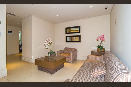 Apartamento à venda com 66m², 2 quartos e 1 vaga Apartamento à venda com 66m², 2 quartos e 1 vagaHall social
