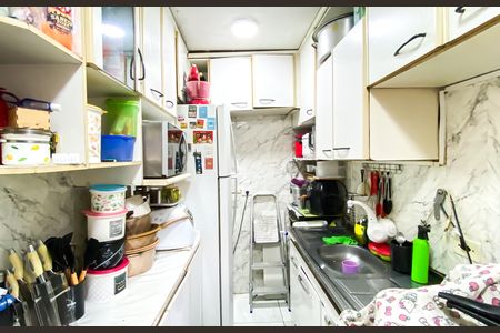 Cozinha  de apartamento à venda com 2 quartos, 52m² em Vila Marieta, São Paulo