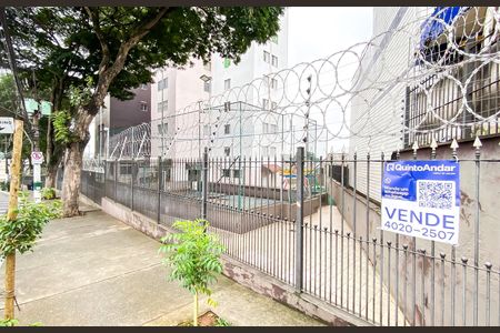 Fachada  de apartamento à venda com 2 quartos, 52m² em Vila Marieta, São Paulo