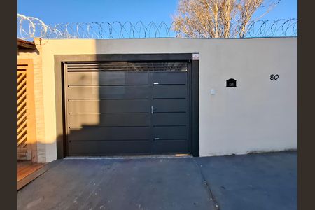 Casa para alugar com 93m², 3 quartos e 3 vagas Casa para alugar com 93m², 3 quartos e 3 vagasFachada