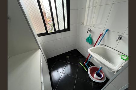Área de Serviço de apartamento para alugar com 2 quartos, 68m² em Jardim Maria Rosa, Taboão da Serra