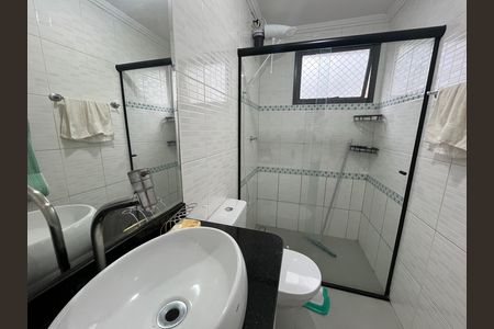Banheiro de apartamento para alugar com 2 quartos, 68m² em Jardim Maria Rosa, Taboão da Serra
