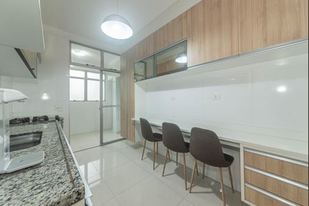 Cozinha de apartamento para alugar com 2 quartos, 72m² em Parque Colonial, São Paulo
