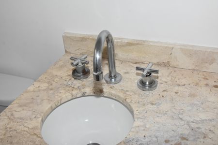 banheiro social pia de apartamento à venda com 2 quartos, 67m² em Horto Florestal, Jundiaí