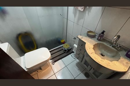 Casa à venda com 165m², 2 quartos e 2 vagas Casa à venda com 165m², 2 quartos e 2 vagasBanheiro
