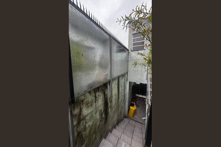 Casa à venda com 165m², 2 quartos e 2 vagas Casa à venda com 165m², 2 quartos e 2 vagasQuintal