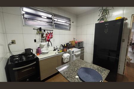Casa à venda com 165m², 2 quartos e 2 vagas Casa à venda com 165m², 2 quartos e 2 vagasCozinha
