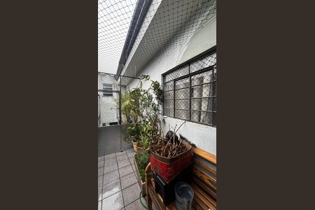 Casa à venda com 165m², 2 quartos e 2 vagas Casa à venda com 165m², 2 quartos e 2 vagasQuintal