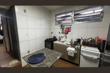 Casa à venda com 165m², 2 quartos e 2 vagas Casa à venda com 165m², 2 quartos e 2 vagasCozinha