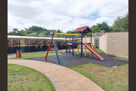 Apartamento à venda com 48m², 2 quartos e 1 vaga Apartamento à venda com 48m², 2 quartos e 1 vagaÁrea comum - Playground