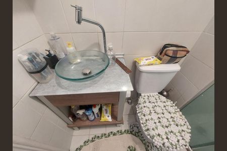 Banheiro de apartamento à venda com 2 quartos, 48m² em Jardim Sabara, São Paulo